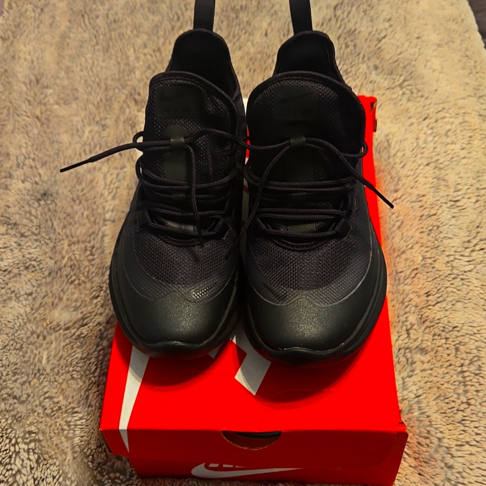 Nike Air Max Axis